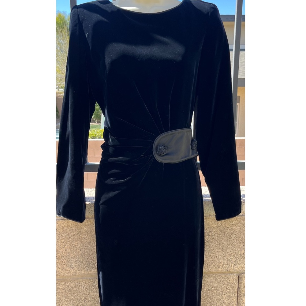 VALENTINO Vintage Black Backless Velvet Gown - Picture 7 of 8